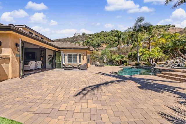 708 Vista Canyon, Vista, CA 92084