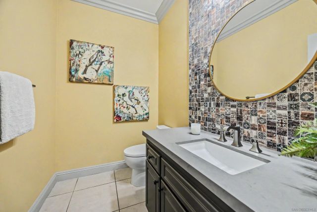 708 Vista Canyon, Vista, CA 92084