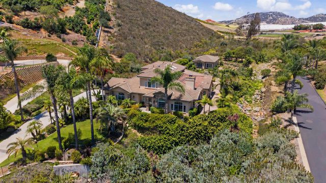 708 Vista Canyon, Vista, CA 92084