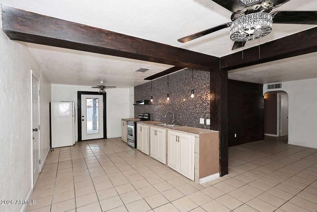 8806 N 30TH Avenue, Phoenix, AZ 85051