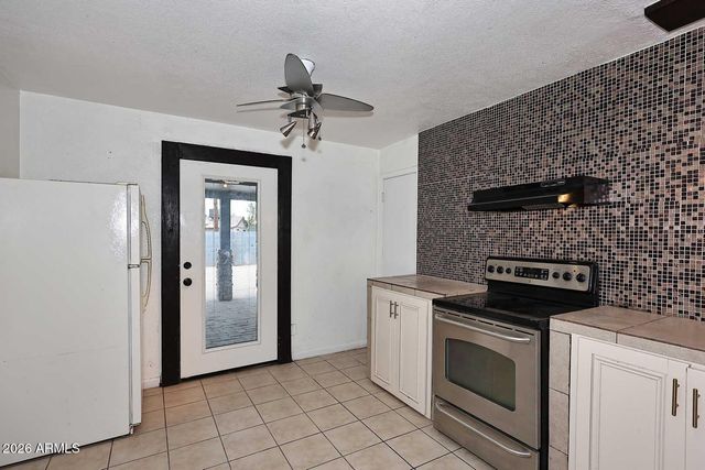 8806 N 30TH Avenue, Phoenix, AZ 85051
