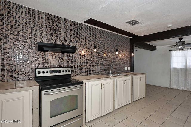 8806 N 30TH Avenue, Phoenix, AZ 85051