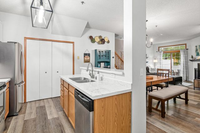 13582 Carmody Drive, Eden Prairie, MN 55344