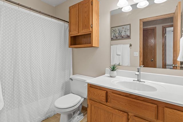 13582 Carmody Drive, Eden Prairie, MN 55344