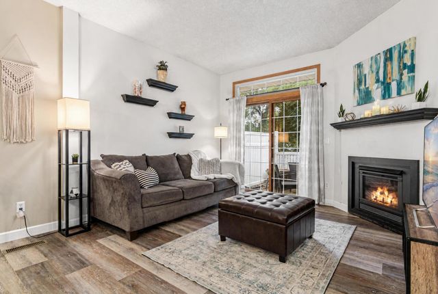 13582 Carmody Drive, Eden Prairie, MN 55344