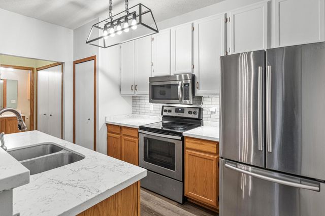 13582 Carmody Drive, Eden Prairie, MN 55344