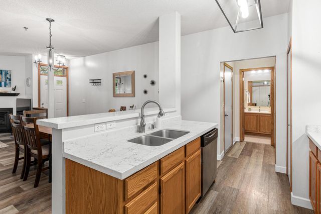 13582 Carmody Drive, Eden Prairie, MN 55344