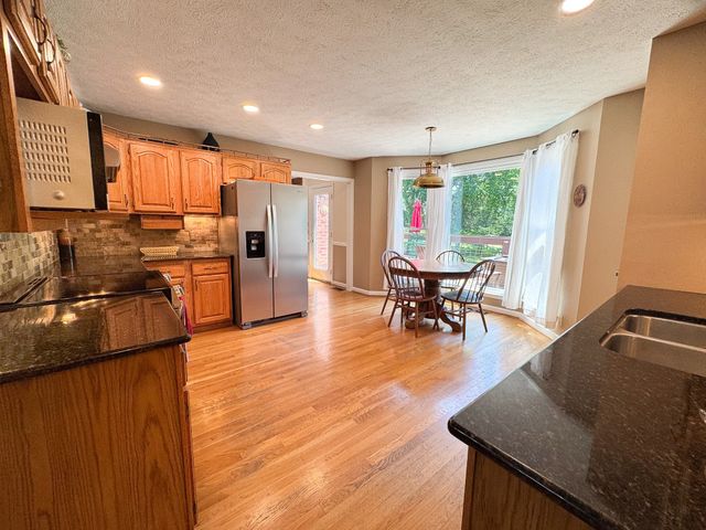 1616 Anderson Rd, Hendersonville, TN 37075