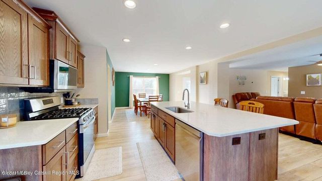 1608 Sleepy Hollow Road, Athens, NY 12015