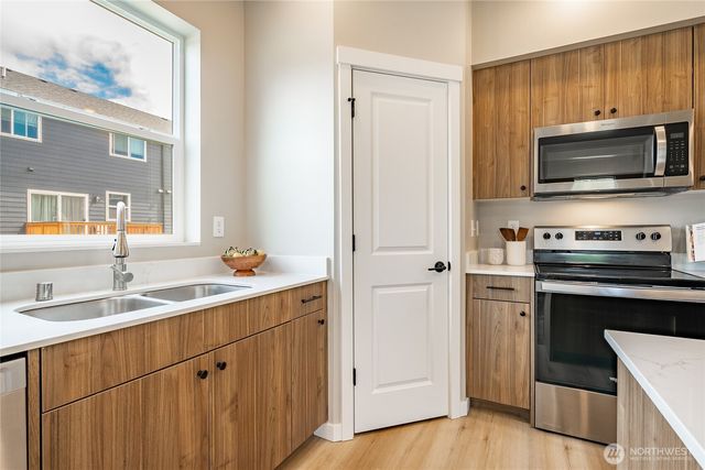 2966 Sweet Gum Loop, Blaine, WA 98230