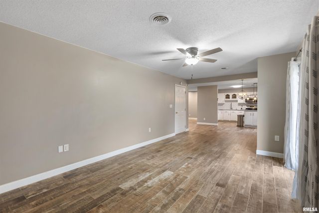 3029 TEAKWOOD Drive, Herrin, IL 62948