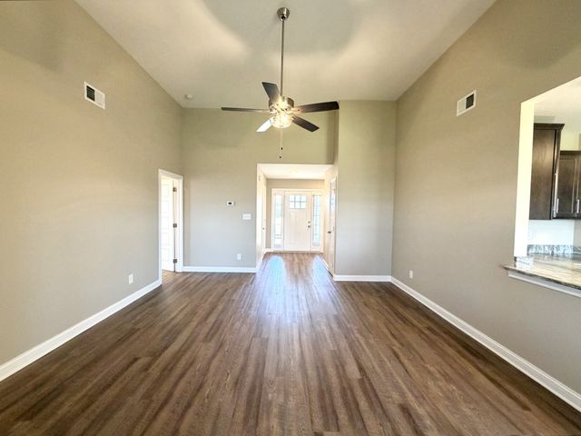 1961 Sydney Louise Dr, Clarksville, TN 37042