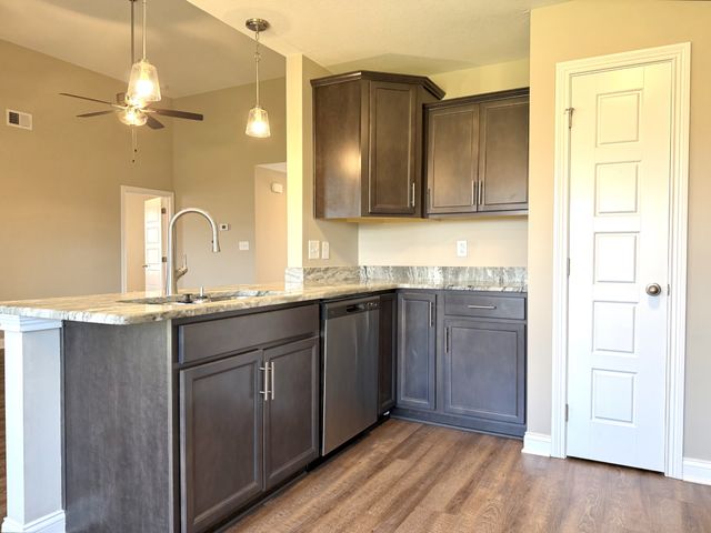 1961 Sydney Louise Dr, Clarksville, TN 37042