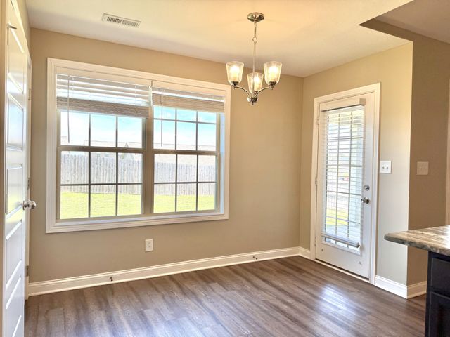 1961 Sydney Louise Dr, Clarksville, TN 37042