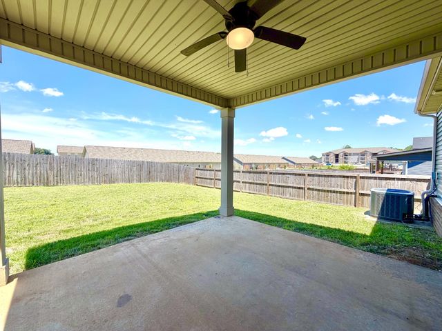 1961 Sydney Louise Dr, Clarksville, TN 37042
