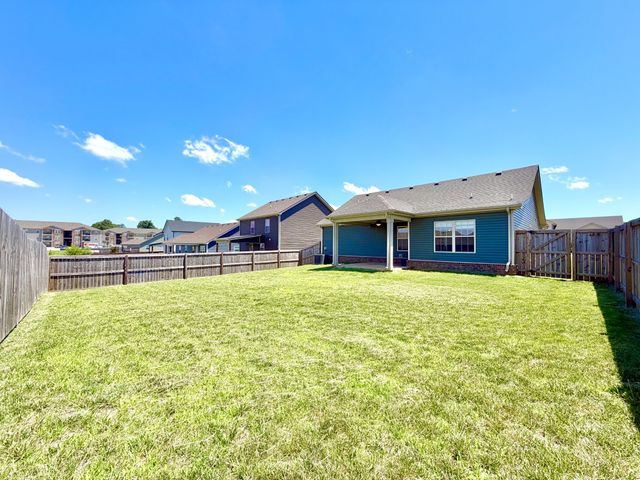 1961 Sydney Louise Dr, Clarksville, TN 37042
