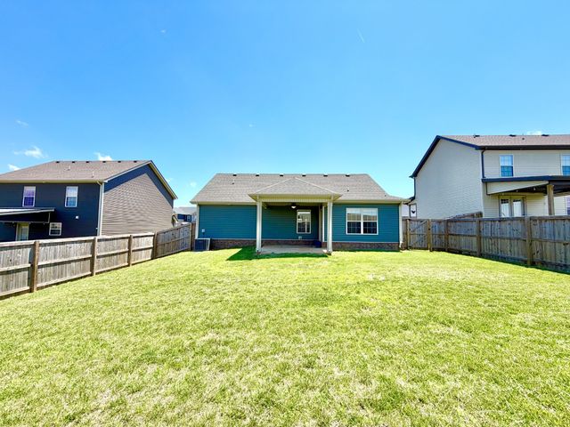 1961 Sydney Louise Dr, Clarksville, TN 37042
