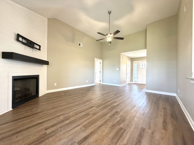 1961 Sydney Louise Dr, Clarksville, TN 37042
