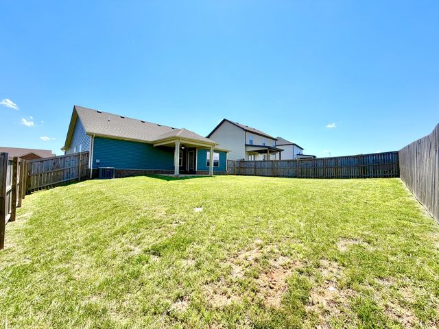 1961 Sydney Louise Dr, Clarksville, TN 37042