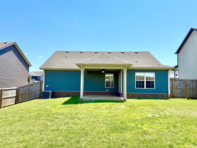 1961 Sydney Louise Dr, Clarksville, TN 37042