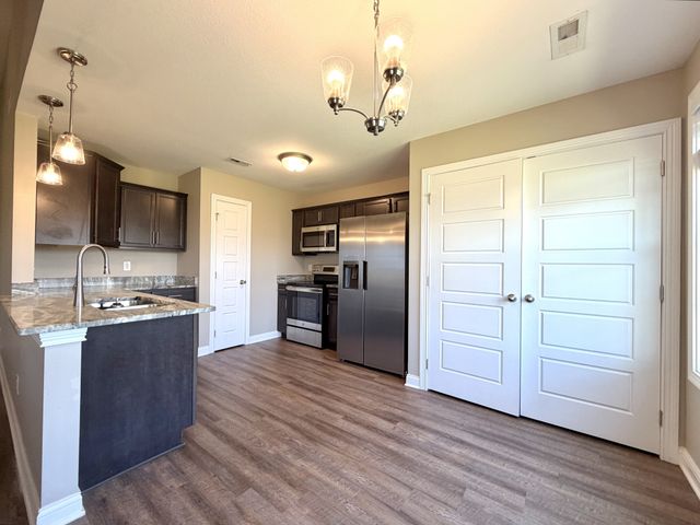 1961 Sydney Louise Dr, Clarksville, TN 37042
