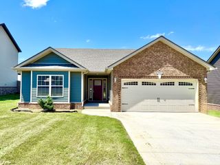 1961 Sydney Louise Dr, Clarksville, TN 37042