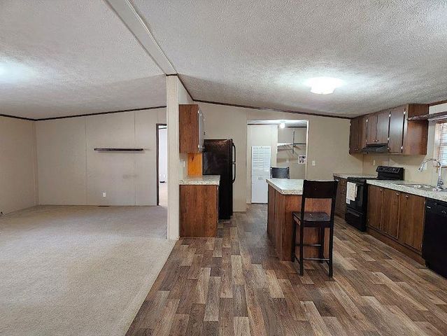 184 Arrowhead DR, Smithville, TX 78957