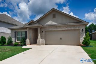 153 Cherry Laurel Drive, Hazel Green, AL 35750