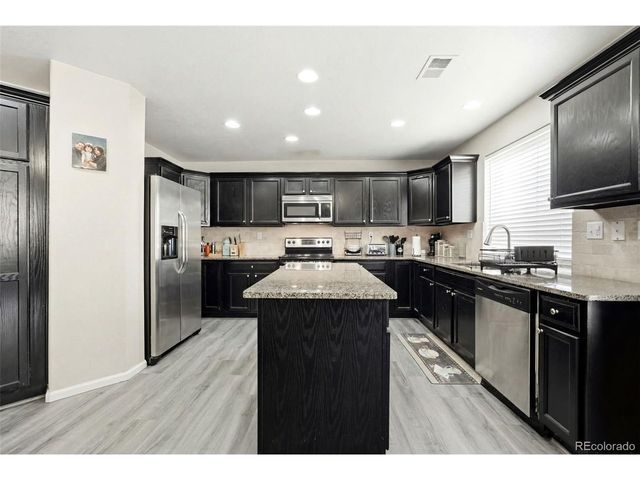 21611 E 54th Pl, Denver, CO 80249