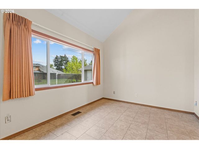 7555 Se MICHAEL Dr, Milwaukie, OR 97222