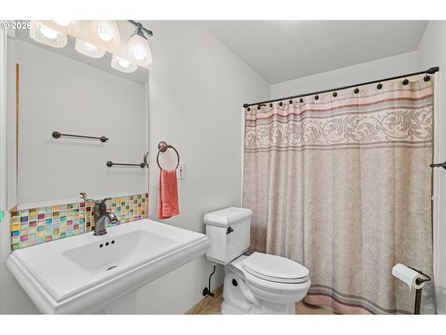7555 Se MICHAEL Dr, Milwaukie, OR 97222