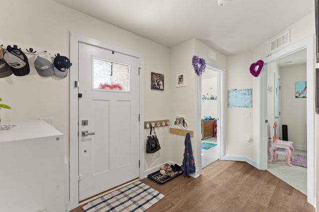 391 Streamview Dr, White House, TN 37188