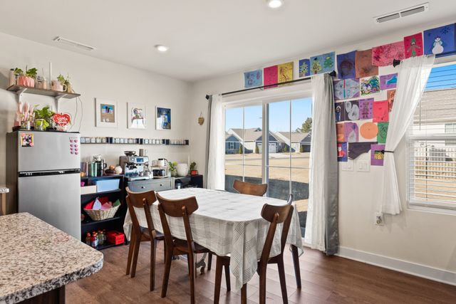 391 Streamview Dr, White House, TN 37188