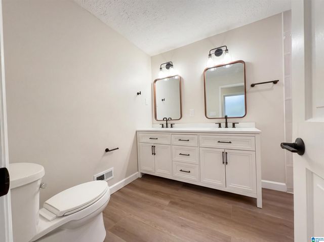 5048 KERRY DOWNS ROAD, Hoover, AL 35242