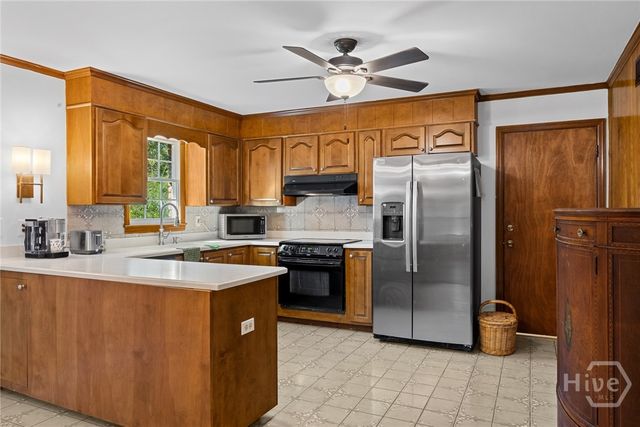 6 Prince Charles Court, Savannah, GA 31406