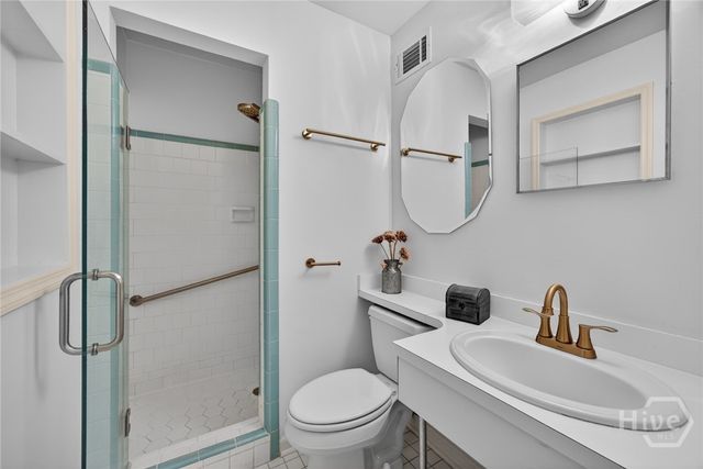 6 Prince Charles Court, Savannah, GA 31406