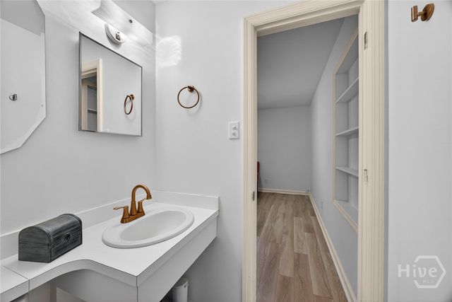 6 Prince Charles Court, Savannah, GA 31406