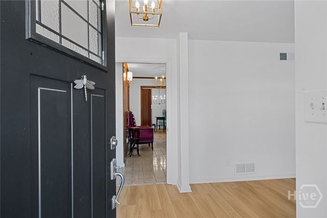 6 Prince Charles Court, Savannah, GA 31406