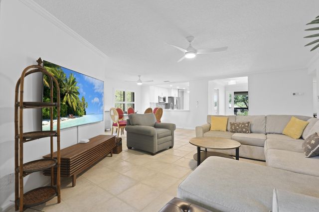 5172 SE Club Way 207, Stuart, FL 34997