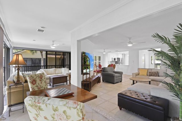 5172 SE Club Way 207, Stuart, FL 34997