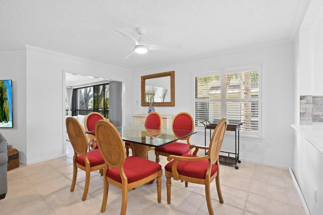 5172 SE Club Way 207, Stuart, FL 34997