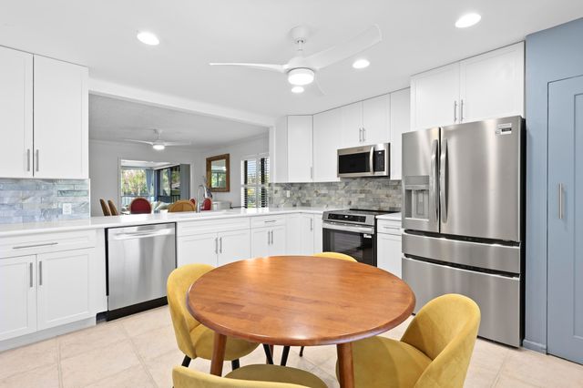 5172 SE Club Way 207, Stuart, FL 34997