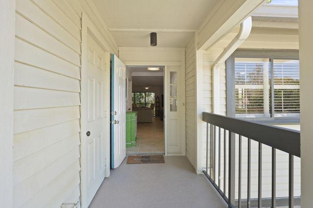 5172 SE Club Way 207, Stuart, FL 34997