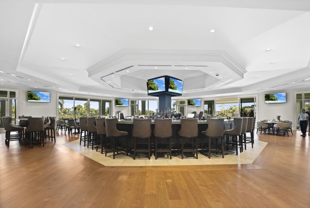 5172 SE Club Way 207, Stuart, FL 34997