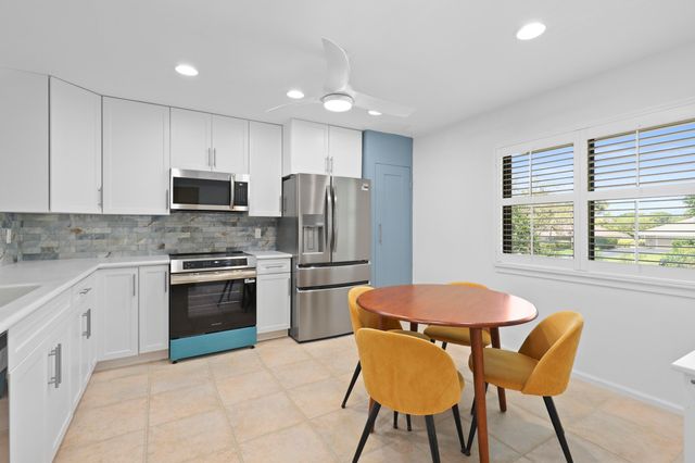 5172 SE Club Way 207, Stuart, FL 34997