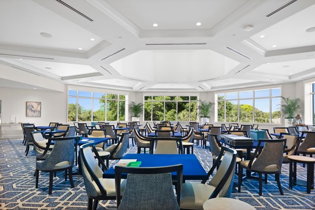 5172 SE Club Way 207, Stuart, FL 34997