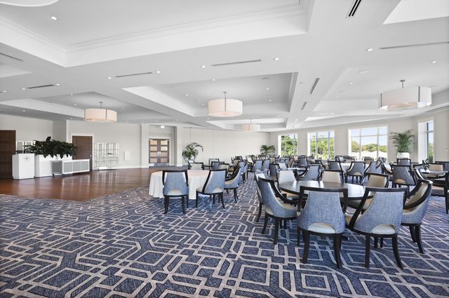 5172 SE Club Way 207, Stuart, FL 34997