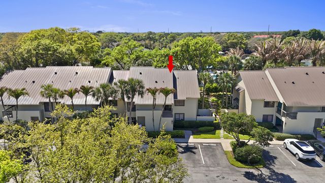 5172 SE Club Way 207, Stuart, FL 34997