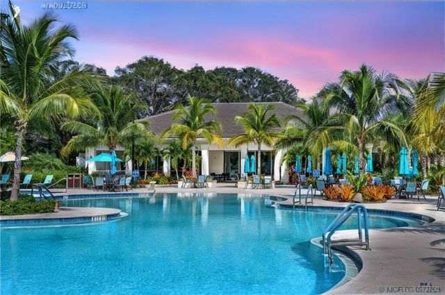 5172 SE Club Way 207, Stuart, FL 34997