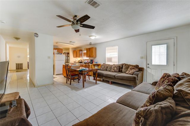 3807 Crandon Street, Houston, TX 77026